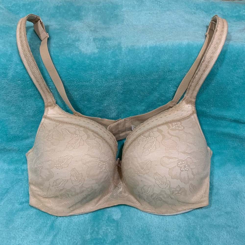 Cacique Cream Lace Bra size 38DD